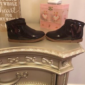 Zara booties size 9 Toddler